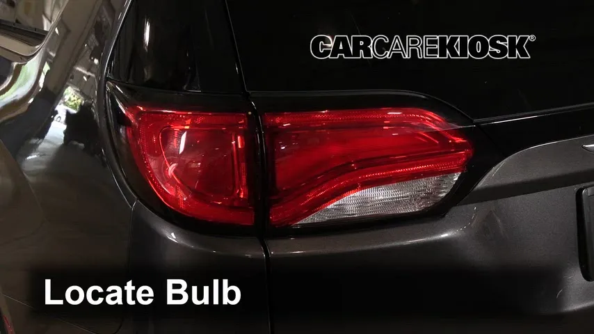 2020 Chrysler Voyager LXi 3.6L V6 FlexFuel Lights